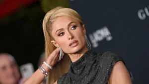 Paris Hilton Revela Cicatriz Emocional Duradoura: “Vai me assombrar pelo resto da vida” o Vazamento de Vídeo Íntimo