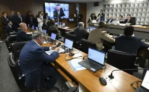 Empresária passa mal e encerra depoimento na CPMI do INSS; entenda o caso e a Conafer