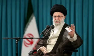 Morte de Ali Khamenei: Aliados e Adversários do Irã Reagem com Condenações e Ameaças de Vingança