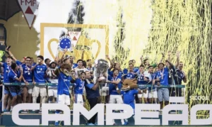Fim de Semana de Títulos Estaduais: Palmeiras, Flamengo e Grêmio Levam a Melhor, Cruzeiro é Campeão Mineiro em Meio a Confusão