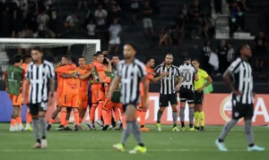 Botafogo é eliminado da Libertadores pelo Barcelona de Guayaquil e vai para a Sul-Americana