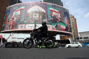 Regime iraniano executa manifestante por participação em protestos de janeiro