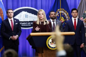 Procuradora-geral Pam Bondi é demitida por Trump em meio a pressões sobre caso Epstein