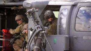 Forças dos EUA realizam ousado resgate de coronel em território iraniano