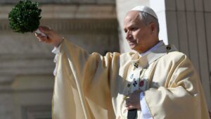 Papa Leão XIV faz apelo de Páscoa por esperança e condena a indiferença global