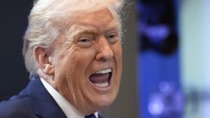 Ultimato de Trump ao Irã: presidente eleva tom e fixa data para possível ataque