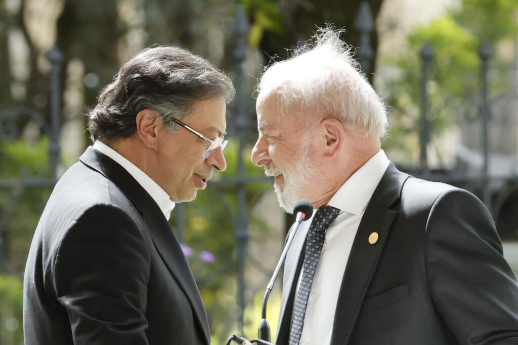 Mauricio Dueñas Castañeda )