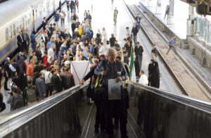 Alerta israelense sobre trens no Irã precede prazo final dos EUA