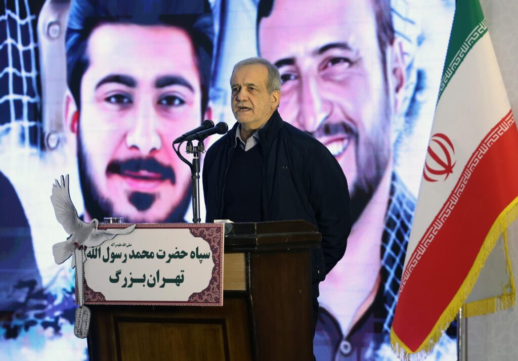 ABEDIN TAHERKENAREH/EFE/EPA )