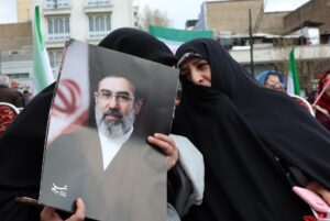 Saúde do líder supremo do Irã: relatos de inconsciência geram especulações