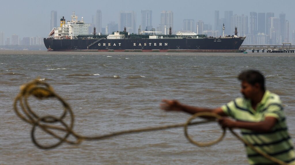 minas estreito ormuz petroleiro