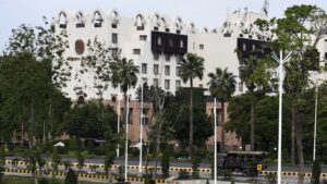 Diálogo direto entre Irã e Estados Unidos marca encontro histórico no Paquistão