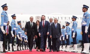 Trump ameaça fechar Ormuz após fracasso de acordo de paz EUA-Irã