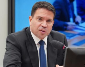 Ex-deputado Alexandre Ramagem é detido nos EUA e pode ser deportado por visto vencido