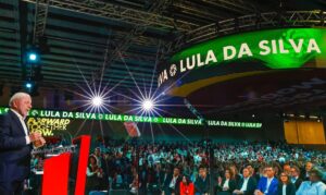 Lula convoca progressistas à coerência e debate desafios globais na Espanha