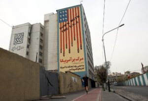 Governo americano ordena saída imediata de cidadãos do Irã diante de riscos