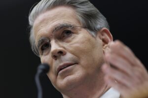 Isenção de sanções ao petróleo russo é prorrogada pelos EUA após apelos globais