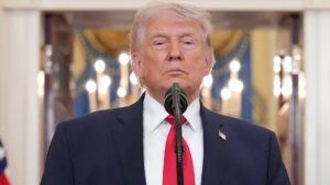 Trump determina que Marinha destrua embarcações hostis no Estreito de Ormuz