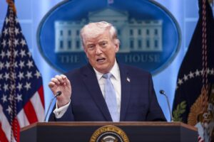 Trump propõe retorno da injeção letal e fuzilamento para pena de morte federal nos EUA