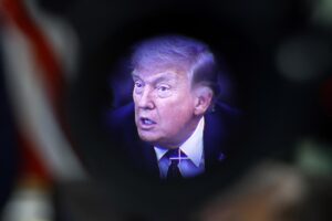 Asilo: justiça dos EUA mantém bloqueio a decreto de Trump na fronteira