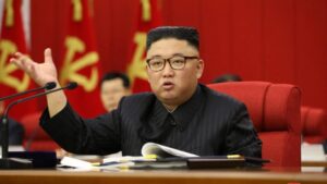 Líder da Coreia do Norte, Kim Jong-un, revela política de suicídio para soldados no front ucraniano