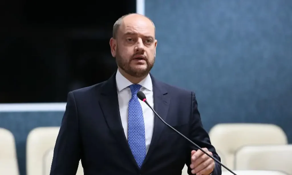 Reestruturação administrativa: governador em exercício do Rio nomeia novos secretários para pastas-chave