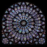 Vitrais do século XIX na Catedral de Notre-Dame de Paris