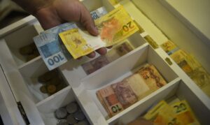Valores esquecidos: instituições financeiras direcionam bilhões ao FGO para o Desenrola