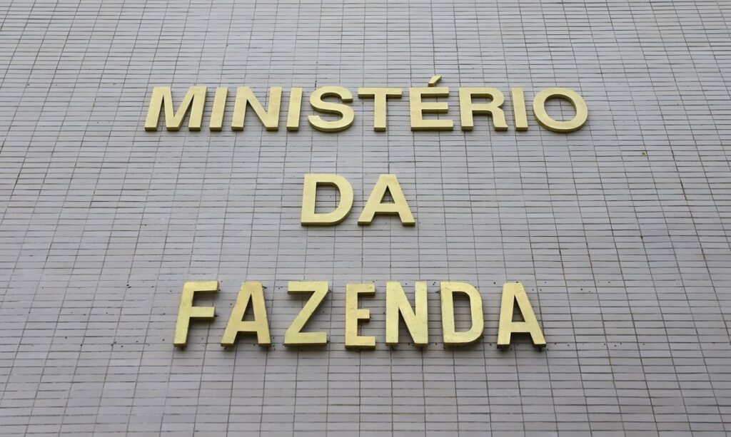 mais prazo de adaptação. A norma determina que bancos e instituições financeiras