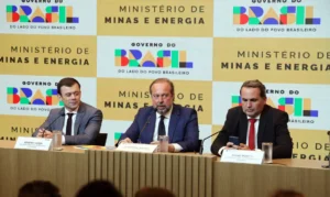 Subsídio federal de até R$ 0,89 por litro entra em vigor para conter alta dos combustíveis