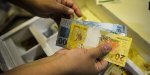 Rendimento do trabalhador brasileiro alcança pico histórico em 16 unidades da federação