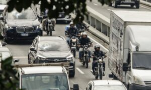 Jornada de trabalho: autônomos lideram em horas semanais no Brasil