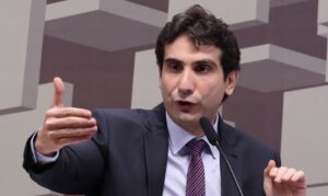 Galípolo explica por que Banco Master acendeu alerta no Banco Central
