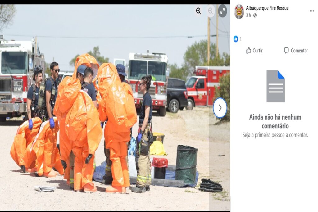 Membros do Corpo de Bombeiros de Albuquerque atuando no local afetado nesta quarta-feira (20). (Foto: Reprodução/Facebook/Albuquerque Fire Rescue