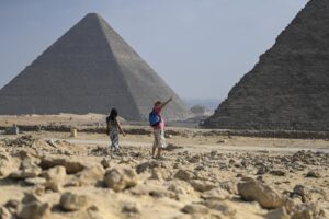 Pirâmides: estudo de 2026 propõe rampas internas para desvendar construção milenar