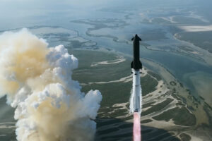 Starship da Spacex realiza voo inaugural bem-sucedido e avança em programa lunar da NASA