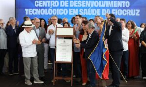 Tecnologia em saúde: Lula inaugura centro da Fiocruz e destaca competitividade nacional