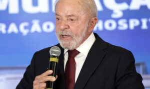 Presidente Lula inicia radioterapia preventiva após remoção de lesão na pele
