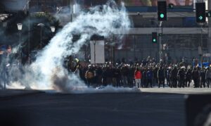Bolívia: Câmara revoga lei e presidente ganha autonomia para estado de exceção