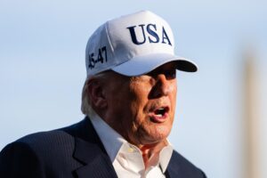 Governo Trump estuda suspender voos internacionais em cidades-santuário durante a Copa