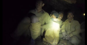 Especialistas da Tailândia auxiliam no resgate de sobreviventes em caverna remota no Laos