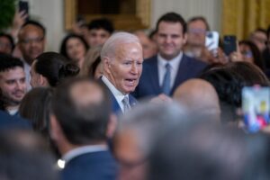 Jill Biden revela temor de AVC do marido durante debate crucial de 2024