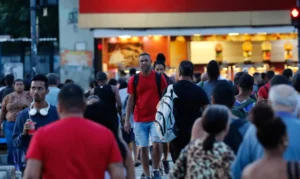 Desemprego sobe para 5,8% no trimestre encerrado em abril, indica análise do IBGE