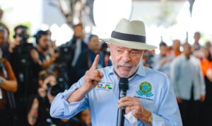Lula manifesta desejo de reverter privatizações de empresas estratégicas