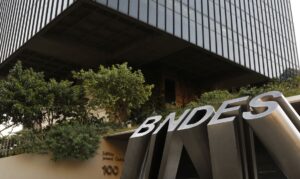 BNDES libera R$ 21 bilhões para impulsionar renovação do transporte de cargas e passageiros