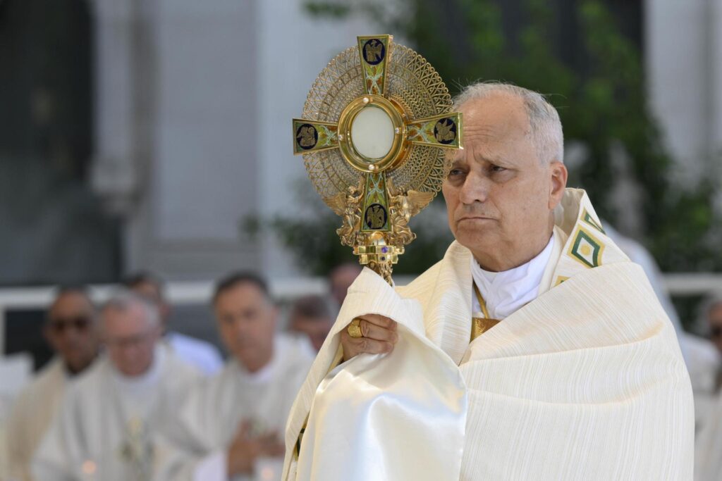 Durante a missa realizada na Praça de Cibeles, em Madri, o Papa Leão XIV pediu aos fiéis a renovação da fé católica.