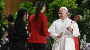 Papa Leão XIV destaca a fé europeia como alicerce cultural e social em encontro na Espanha