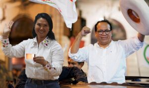 Eleições Peru: Keiko Fujimori vira e lidera disputa presidencial por 561 votos