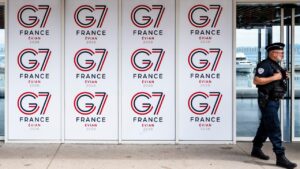 Cúpula do G7 na França enfrenta crise de relevância e tensões internas